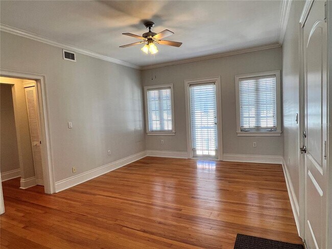 Building Photo - 2117 W Dekle Ave
