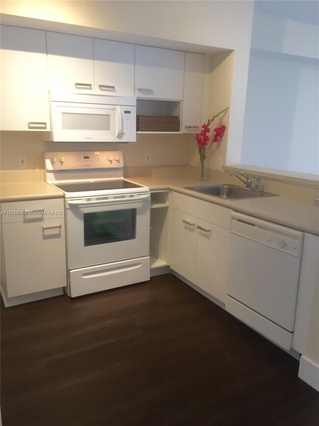 Foto del edificio - 5077 NW 7th St