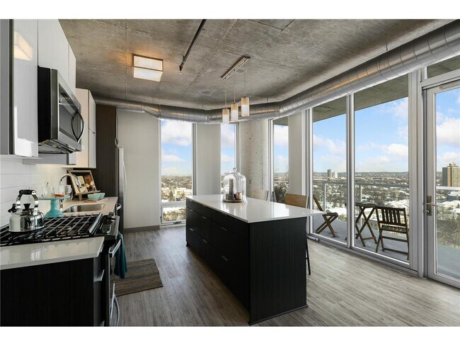 Foto del edificio - 315 1st Ave NE