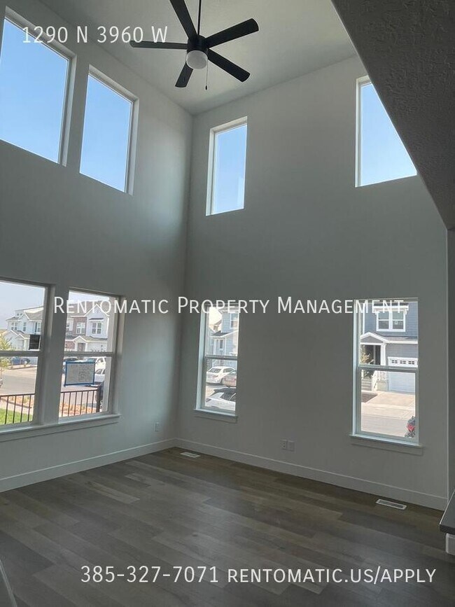 Building Photo - 1290 N 3960 W