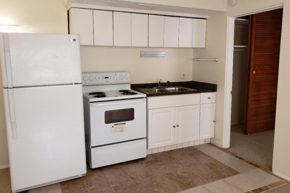 Foto principal - 7227 Bernard Ave