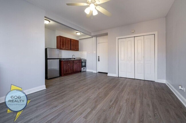 Foto del edificio - 6930 N Greenview Ave