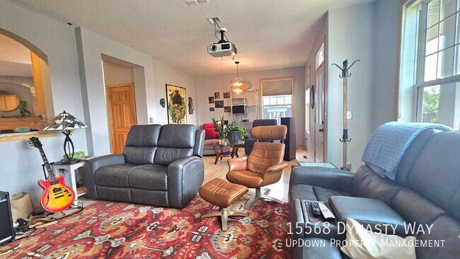 Building Photo - 15568 Dynasty Way