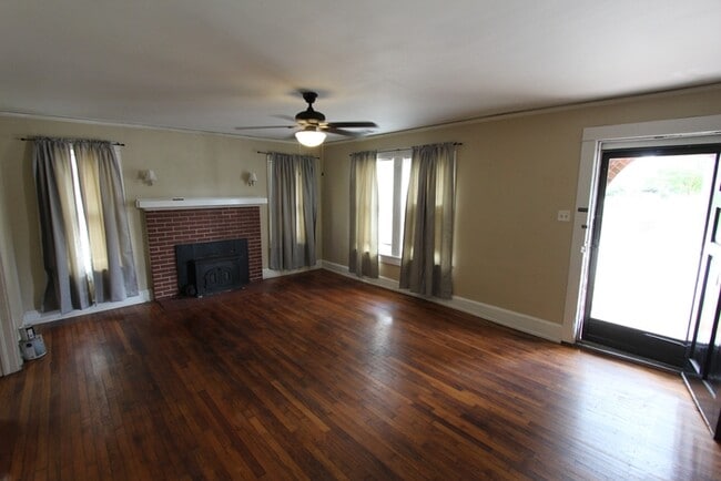 Building Photo - 234 Saluda St