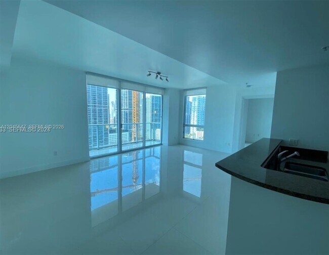 Foto del edificio - 300 S Biscayne Blvd