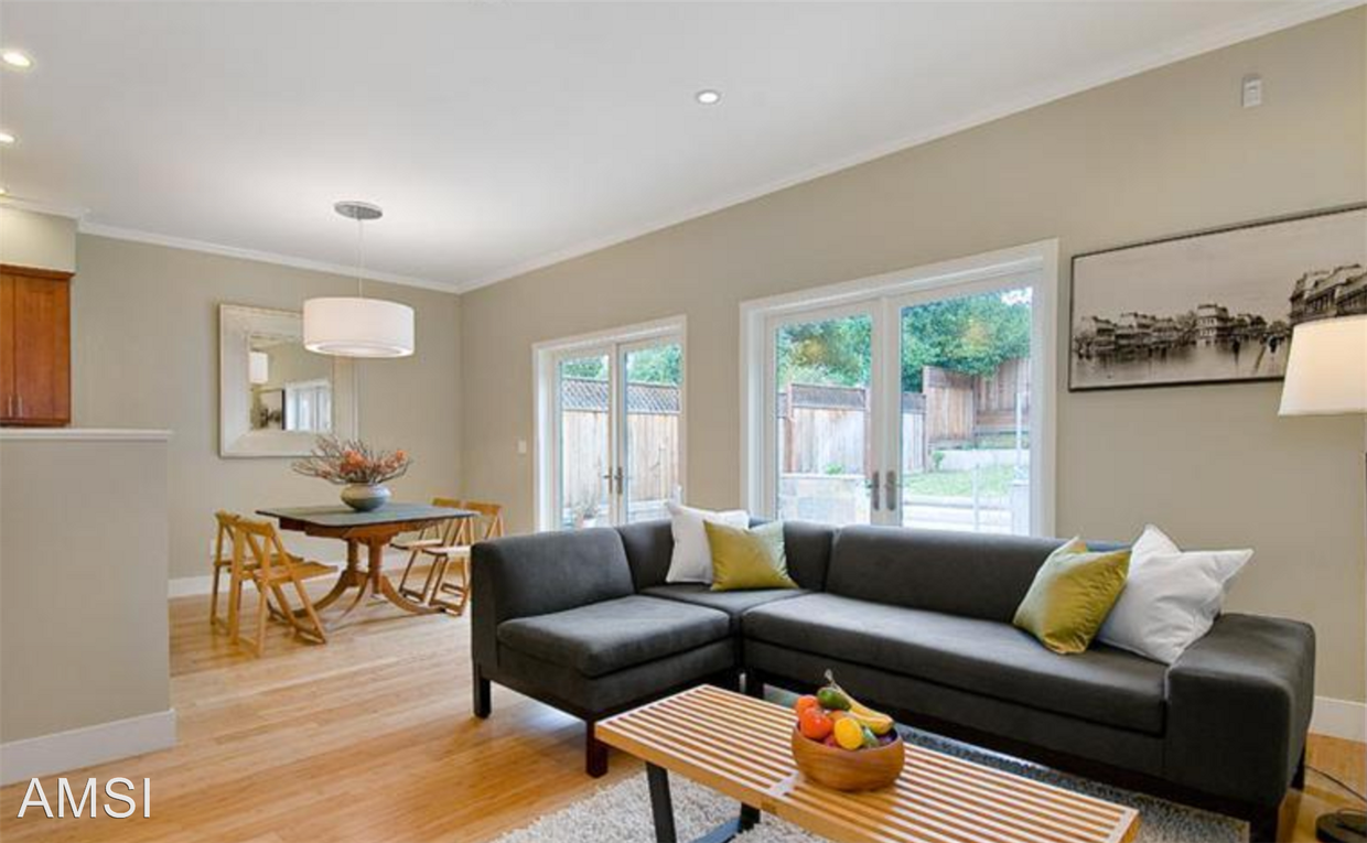 Primary Photo - 4 br, 2.5 bath House - 363 Elsie Street