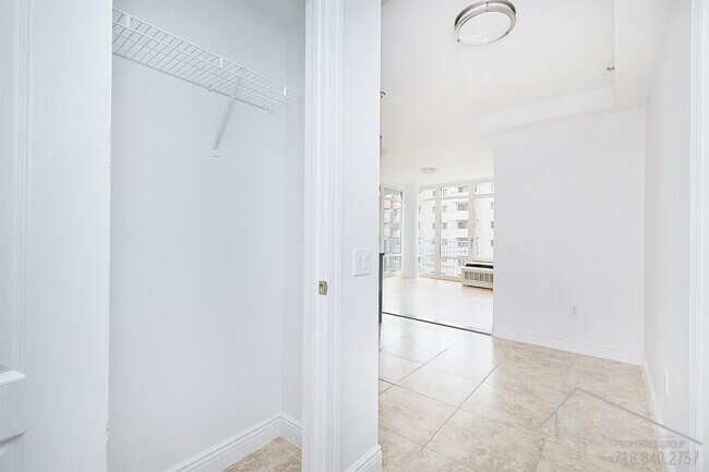 Foto del edificio - 3435 Guider Ave