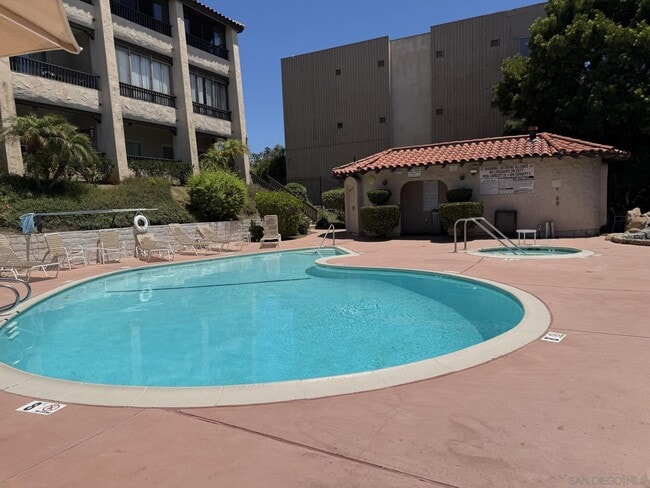 Building Photo - 2520 Clairemont Dr