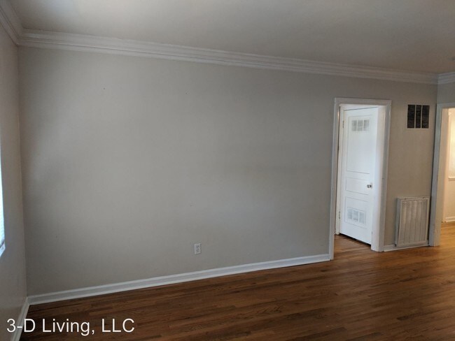Building Photo - 1314 E Victory Dr