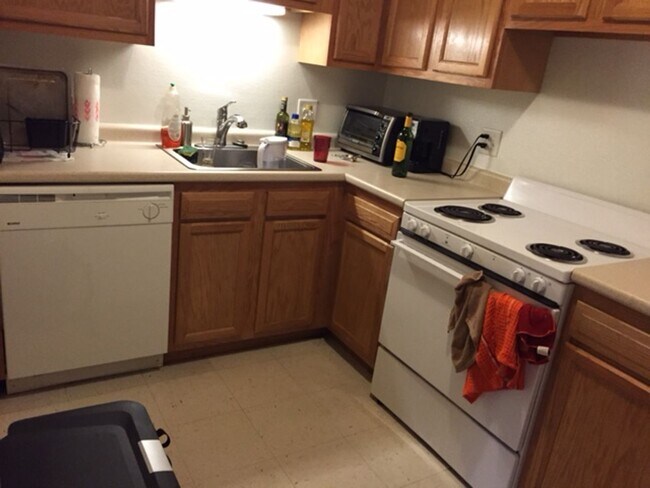 Photo - 304 Tappan St Apartment