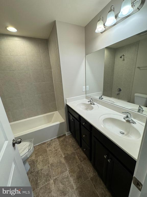 31 Iron Gate Rd, Gloucester Township, NJ 08081 Townhome Rentals in