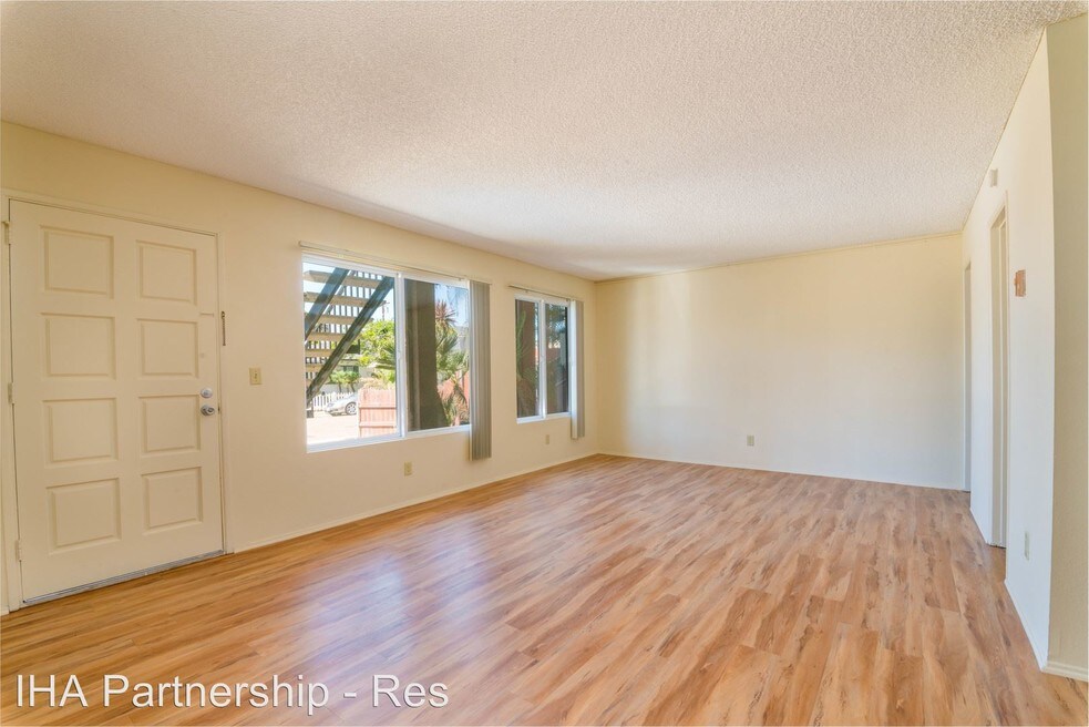 Imperial Palms Apartments