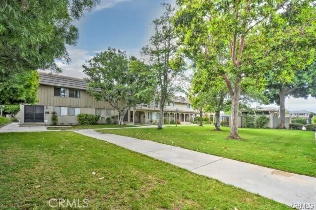 Foto del edificio - 4555 Larwin Ave