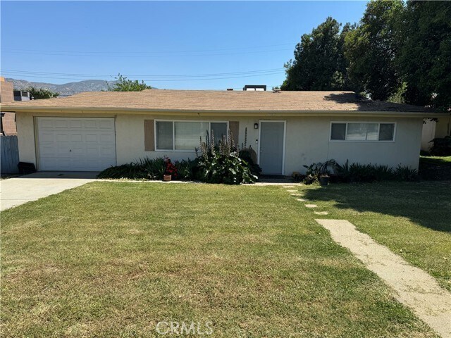 Foto principal - 2062 W Lincoln St