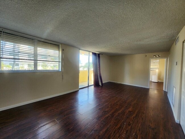 Foto del edificio - 7900 Tatum Waterway Dr