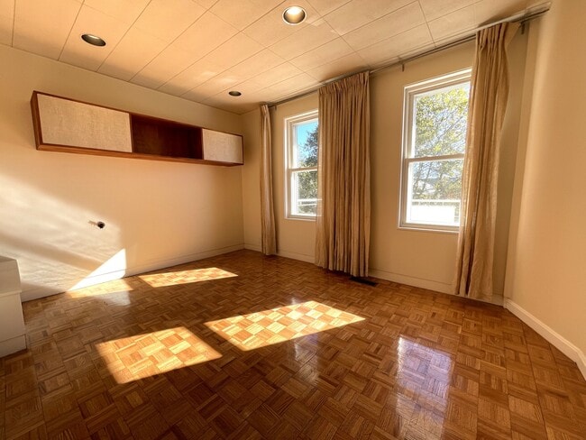 Building Photo - 10 Packard Ave