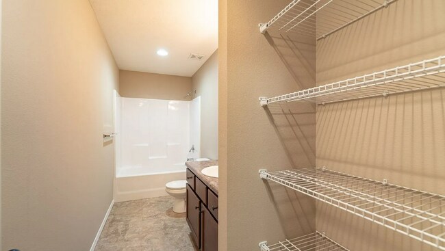 Foto del edificio - 3 Bedroom Rental Home In Springfield! Fenced in backyard!