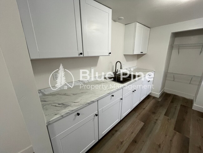 Foto del edificio - 1288 Lake Ave