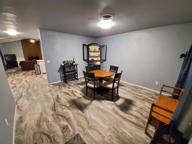 Foto del edificio - Cute 3 bed 2 bath perfect for you to call ...