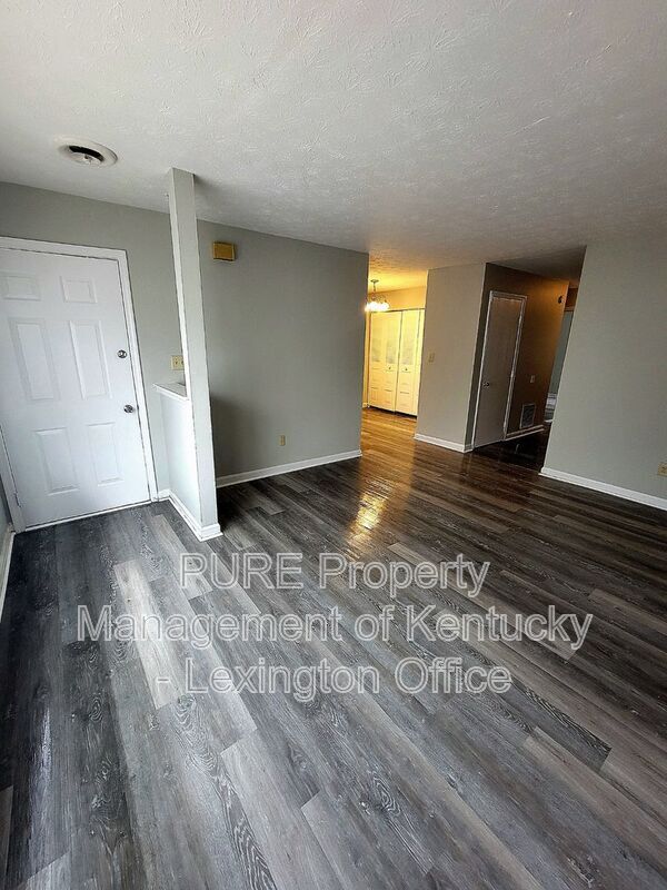 Foto del edificio - 1331 Liberty Dr