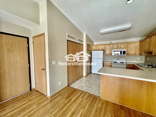 Foto del edificio - 5924 Sutton Pl