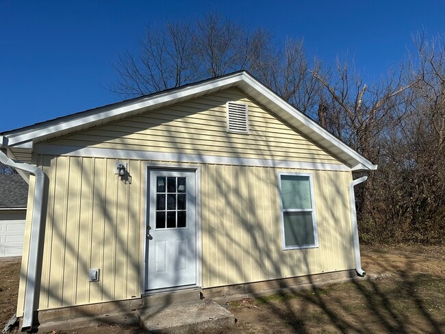 Building Photo - 4313 E Swaller Rd