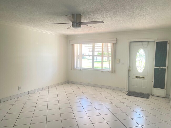 Foto del edificio - 723 SW 18th St