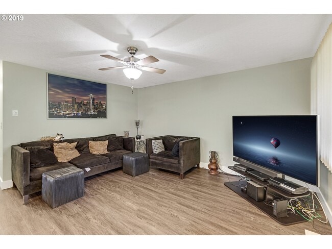 Living room - 866 1st Ave