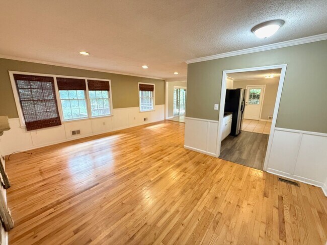 Foto del edificio - University Heights Home " Lease Assignment"