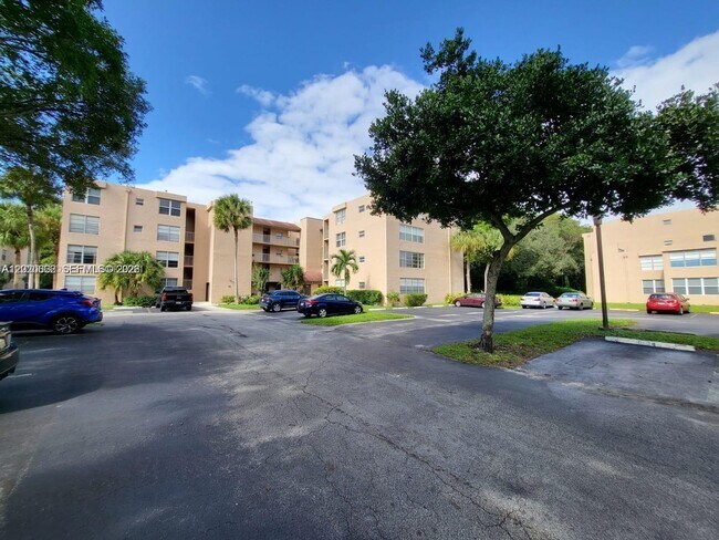 Foto del edificio - 9440 Live Oak Pl