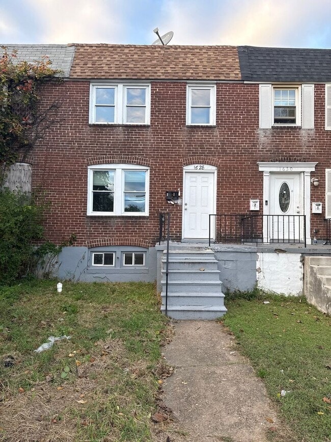 Building Photo - 1628 Plum St