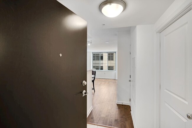 Photo - 851 N Glebe Rd Apartment