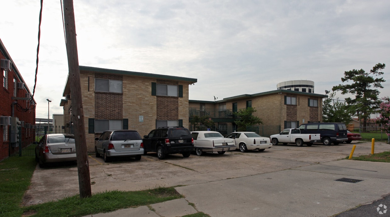Primary Photo - Creekside Apartments