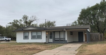 Building Photo - 3355 S Glenn Ave