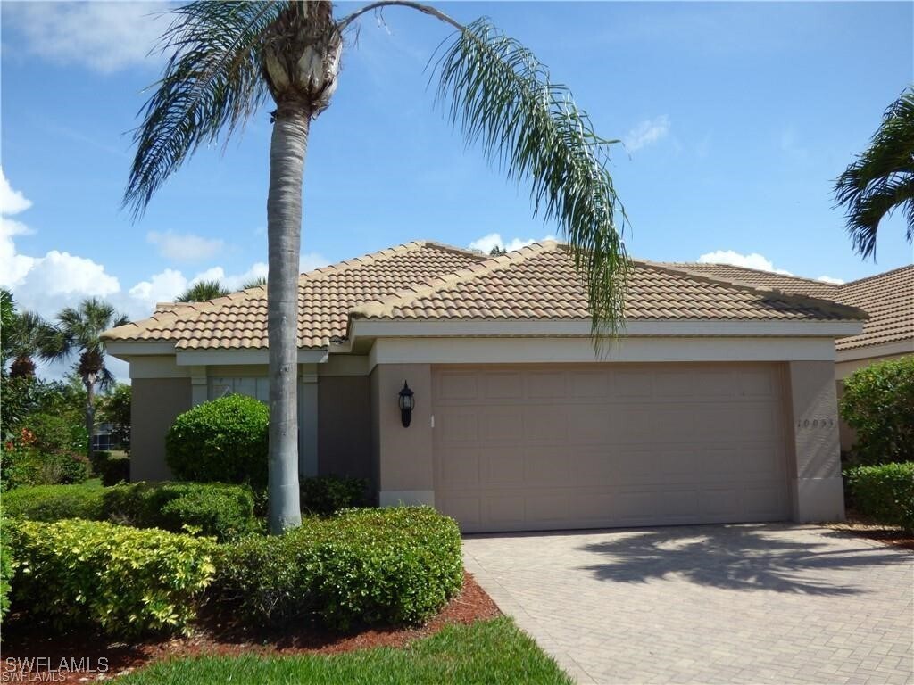 Foto principal - 10053 Majestic Ave