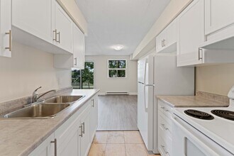 Building Photo - 1071 McDougall St