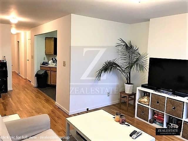 Foto del edificio - 398 Tompkins Ave