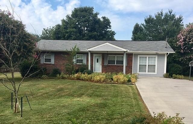 Primary Photo - Single family home 3 bedroom available