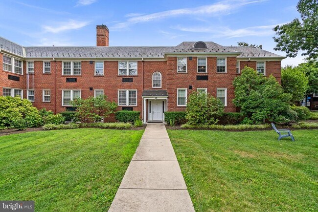 Foto del edificio - 715 S Washington St
