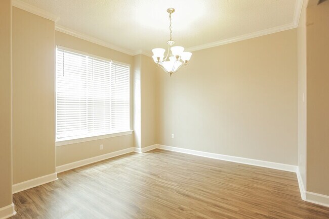 Foto del edificio - 6856 Cades Brook Dr