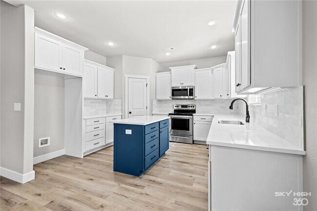 Building Photo - 279 Bloyd St