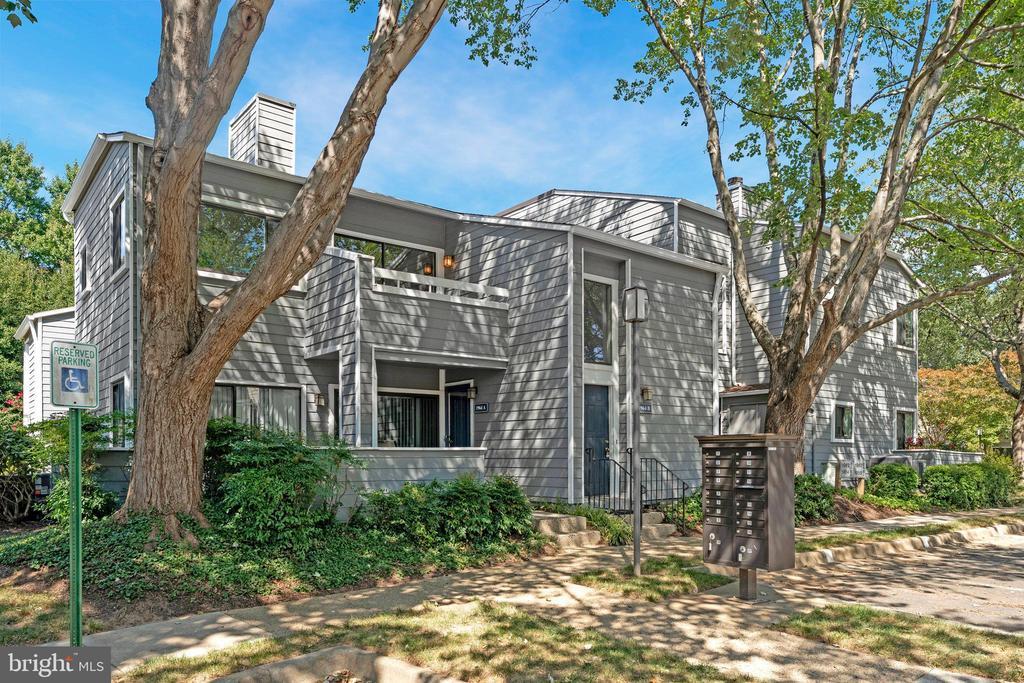Foto principal - 1964 Villaridge Dr