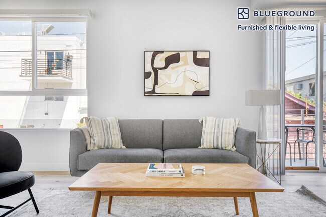 Foto del edificio - 5925 Barton Ave