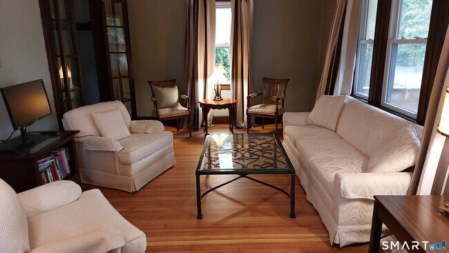 Building Photo - 136 Mead Ave