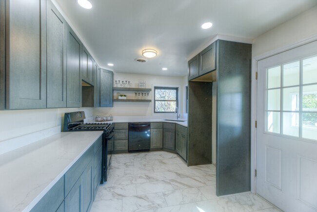 Foto del edificio - 2609 S Toledo Ave