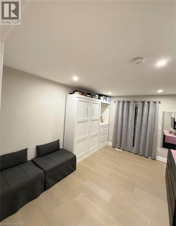 Photo du bâtiment - 471 Annalee Dr