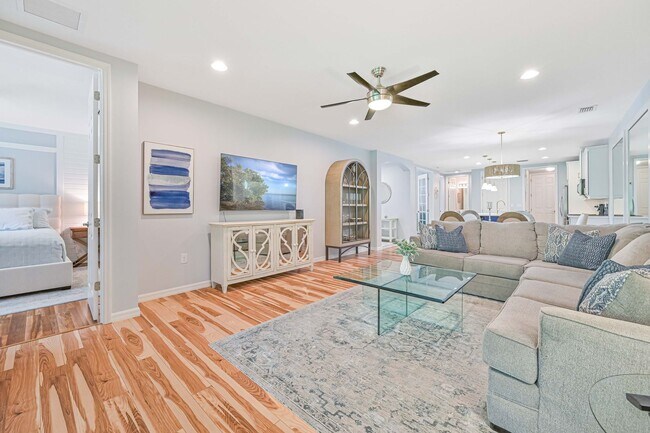 Foto del edificio - NOW AVAILABLE - Villa in Naples Reserve!!