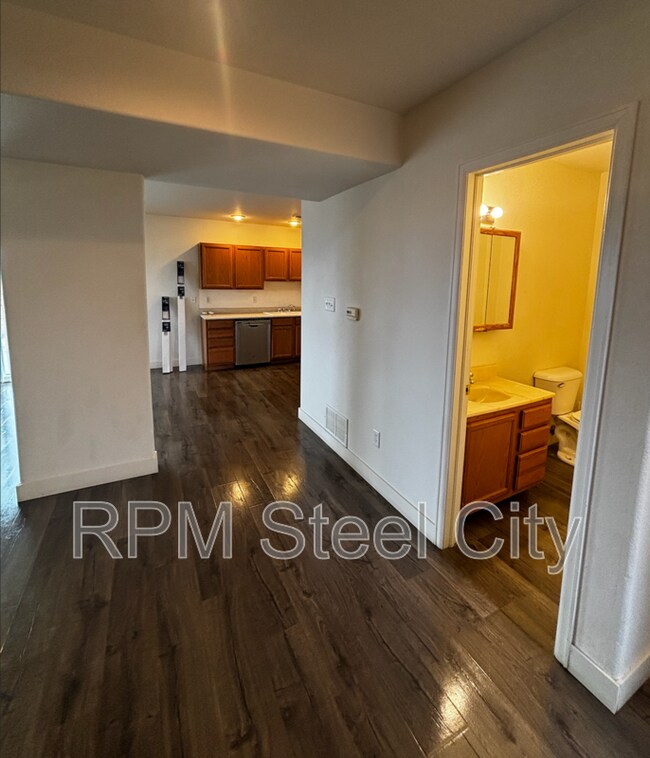 Foto del edificio - 351-353 W Song Sparrow Dr