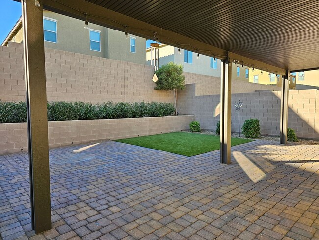 Building Photo - 1171 Twincrest Ave