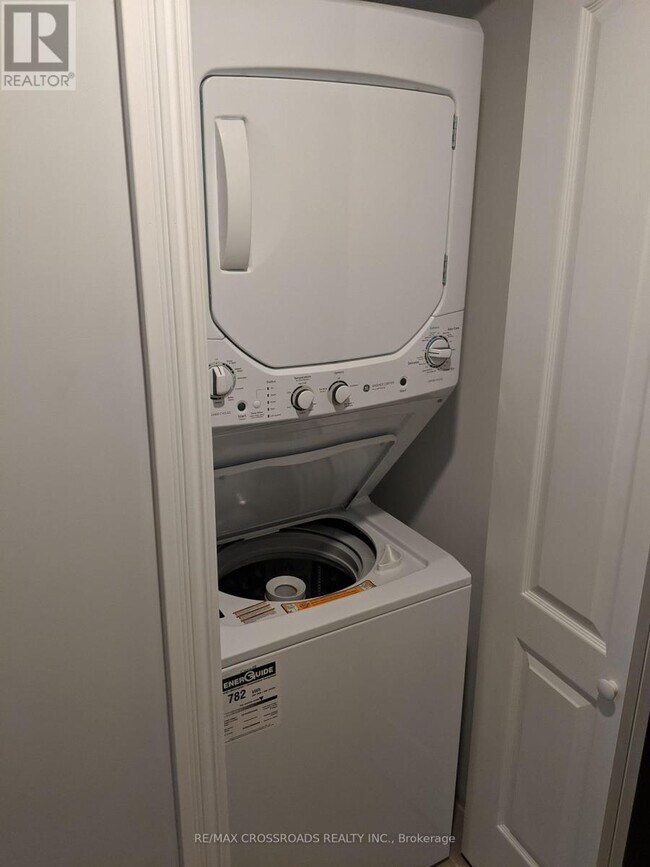 Building Photo - 64 Dorset Dr